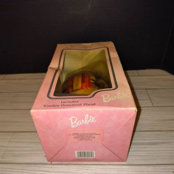 Barbie Mattel Vintage Holiday Barbie 4" Decoupage Ornament 1997 - Picture 9 of 9